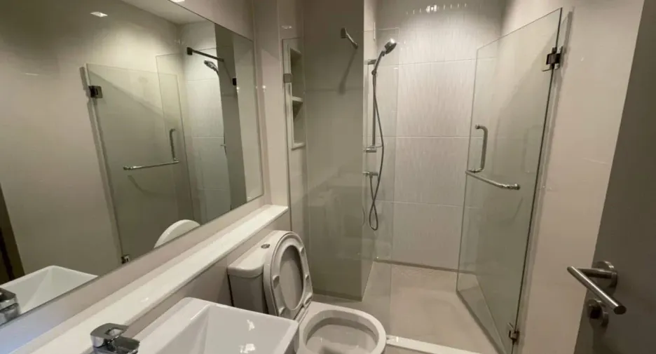 Wohnung zur Miete mit 1 Zimmer in Huai Khwang, Bangkok