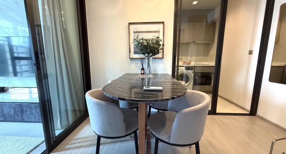 Wohnung zur Miete mit 1 Zimmer in Huai Khwang, Bangkok