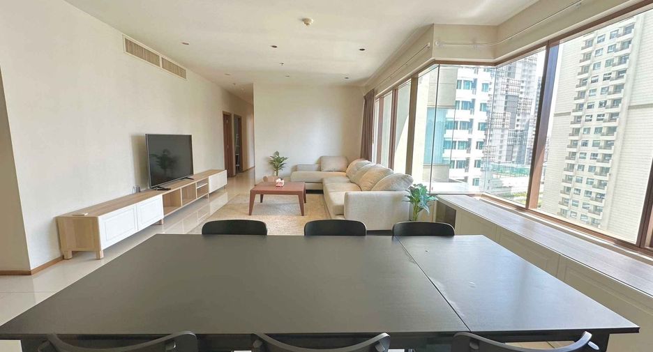 For rent 3 bedrooms condo in Khlong Toei, Bangkok
