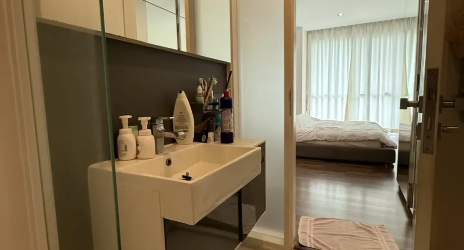 For rent 1 bed condo in Phra Khanong, Bangkok