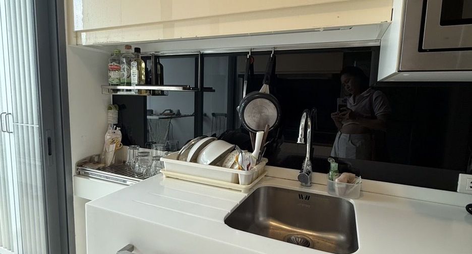 For rent 1 bed condo in Phra Khanong, Bangkok