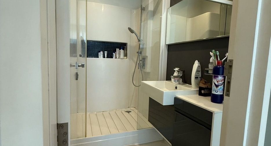 For rent 1 bed condo in Phra Khanong, Bangkok