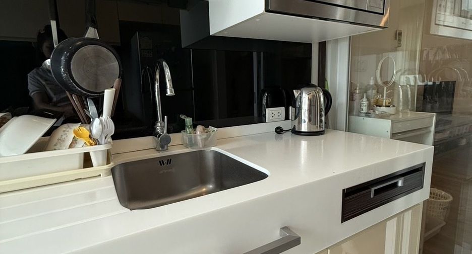 For rent 1 bed condo in Phra Khanong, Bangkok