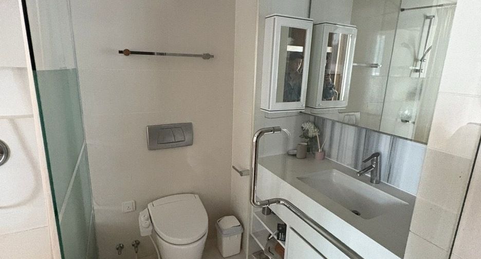For rent 1 bed condo in Khlong Toei, Bangkok