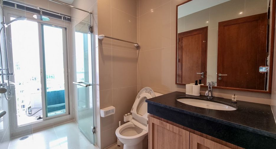 For rent 2 bedrooms condo in Watthana, Bangkok