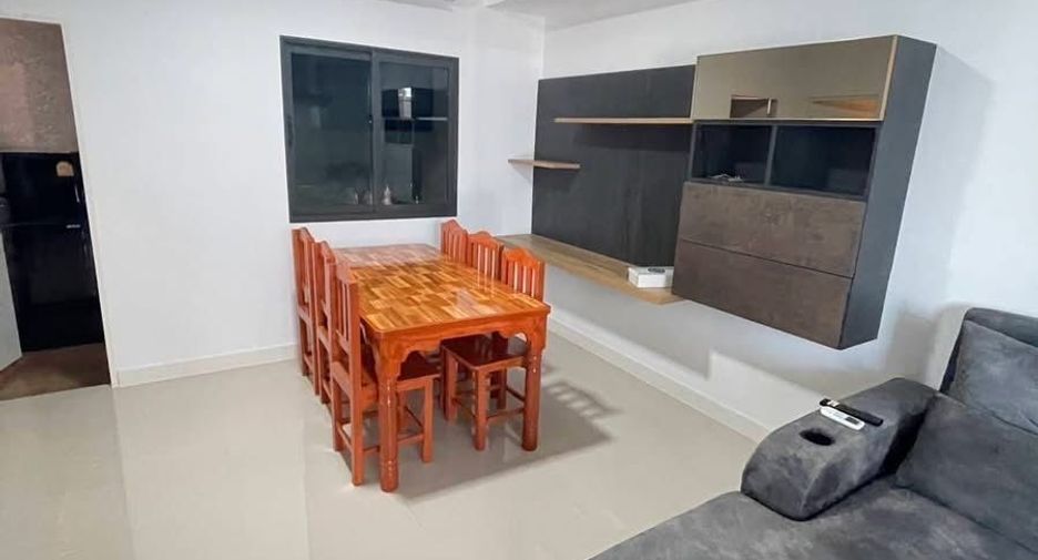Casa adosada en alquiler de 3 habitaciones en Bang Phli, Samut Prakan