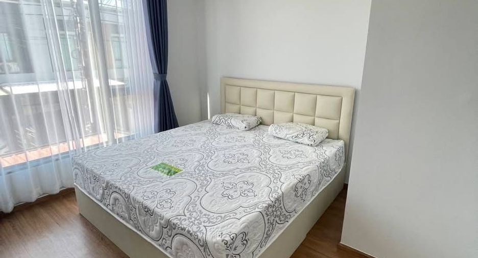 Casa adosada en alquiler de 3 habitaciones en Bang Phli, Samut Prakan