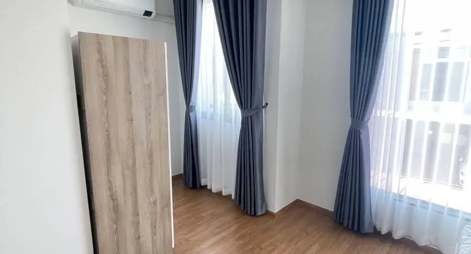 Casa adosada en alquiler de 3 habitaciones en Bang Phli, Samut Prakan