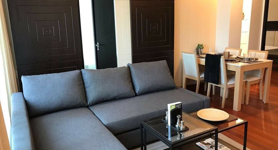 For rent 2 bedrooms condo in Pathum Wan, Bangkok