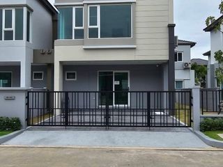 Haus zur Miete mit 3 Zimmer in Bang Phli, Samut Prakan