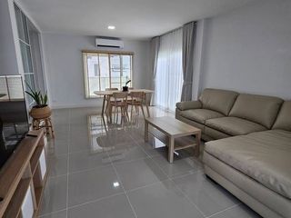 Haus zur Miete mit 3 Zimmer in Bang Phli, Samut Prakan