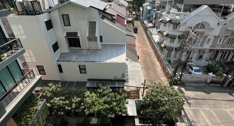 For rent 2 bedrooms condo in Pathum Wan, Bangkok