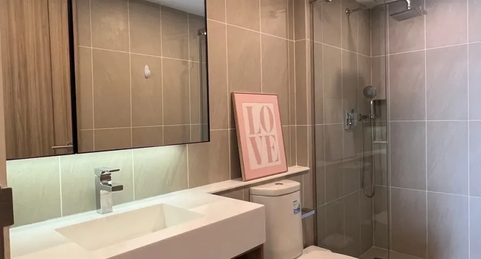 For rent 2 bedrooms condo in Pathum Wan, Bangkok