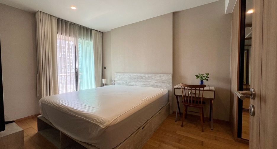 For rent 2 bedrooms condo in Pathum Wan, Bangkok
