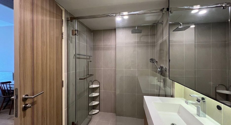 For rent 2 bedrooms condo in Pathum Wan, Bangkok