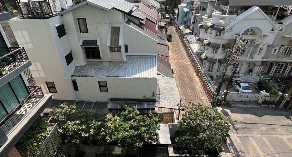 For rent 2 bedrooms condo in Pathum Wan, Bangkok