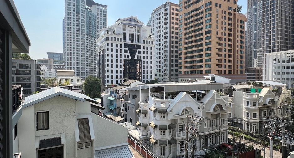 For rent 2 bedrooms condo in Pathum Wan, Bangkok