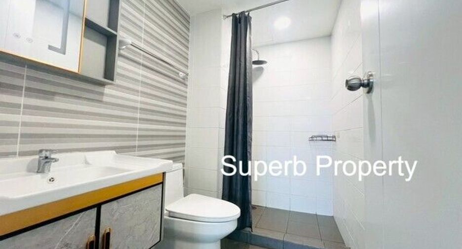 For rent 2 bedrooms condo in Bang Kapi, Bangkok