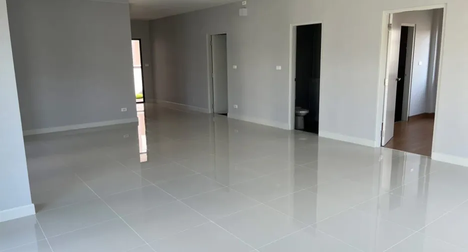 Haus zur Miete mit 4 Zimmer in Bang Phli, Samut Prakan