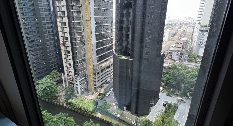 À louer 1 chambre condo à Huai Khwang, Bangkok