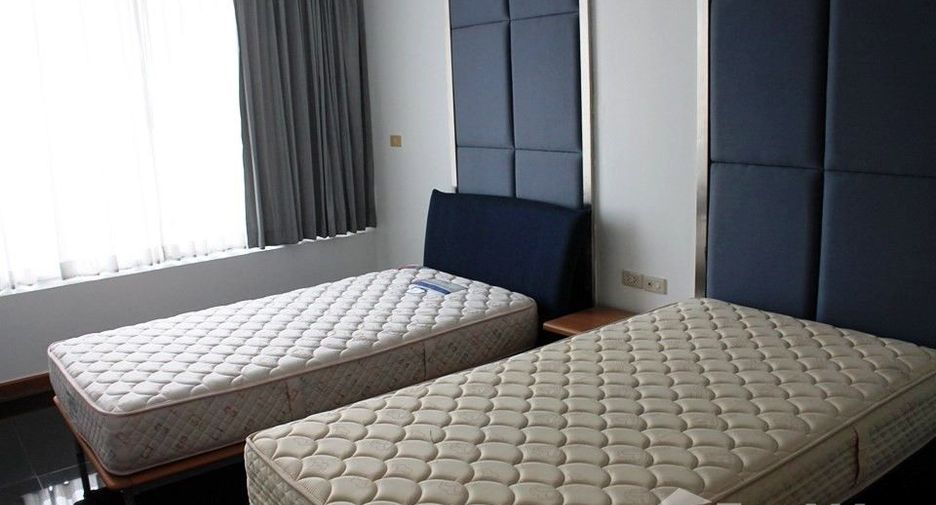 For rent 2 bedrooms condo in Pathum Wan, Bangkok