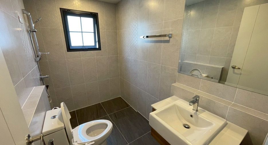 Villa zur Miete mit 4 Zimmer in Bang Phli, Samut Prakan