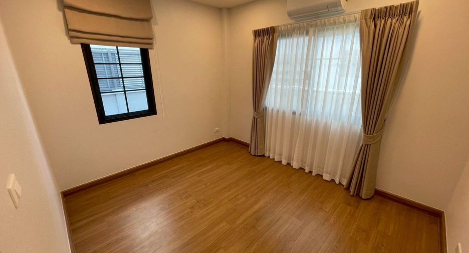 Villa zur Miete mit 4 Zimmer in Bang Phli, Samut Prakan