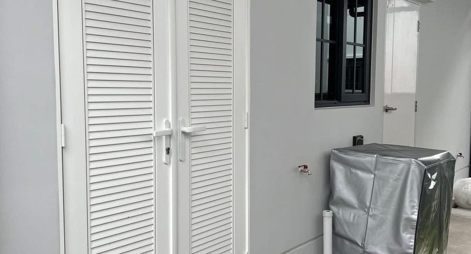 Haus zur Miete mit 4 Zimmer in Bang Phli, Samut Prakan