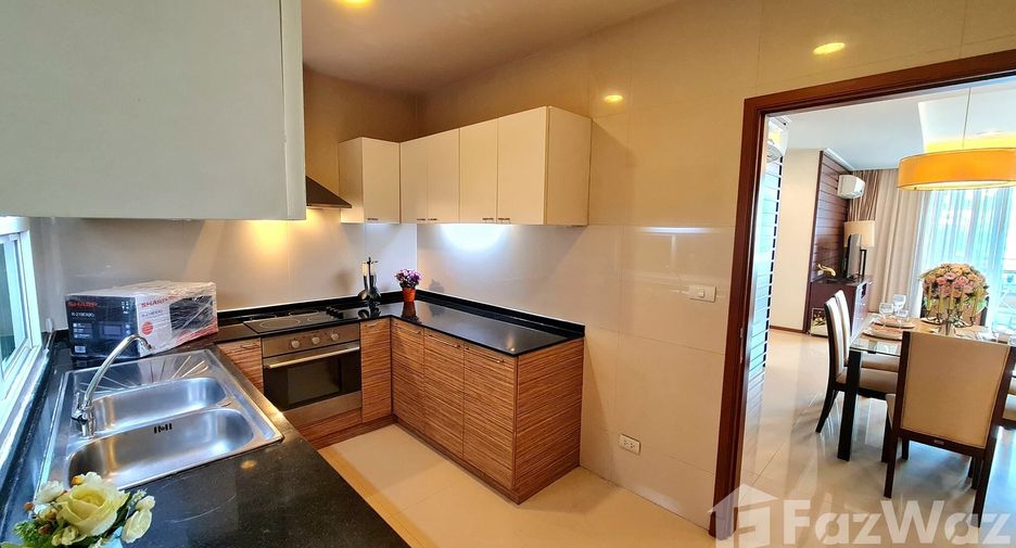 Condo en alquiler de 3 habitaciones en Watthana, Bangkok