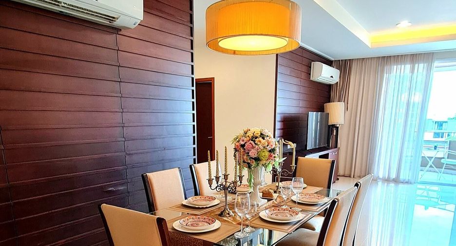 Condo en alquiler de 3 habitaciones en Watthana, Bangkok