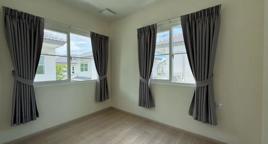 For rent 4 bedrooms house in Bang Phli, Samut Prakan