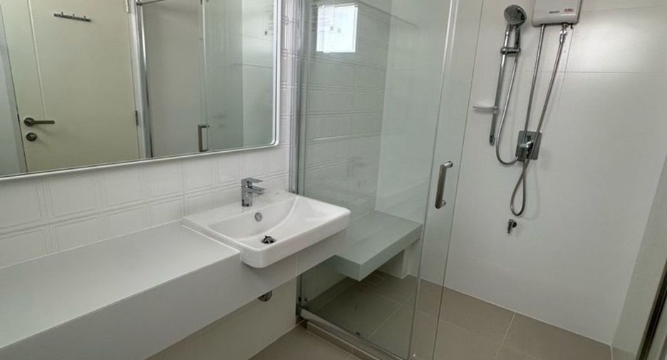 For rent 4 bedrooms house in Bang Phli, Samut Prakan