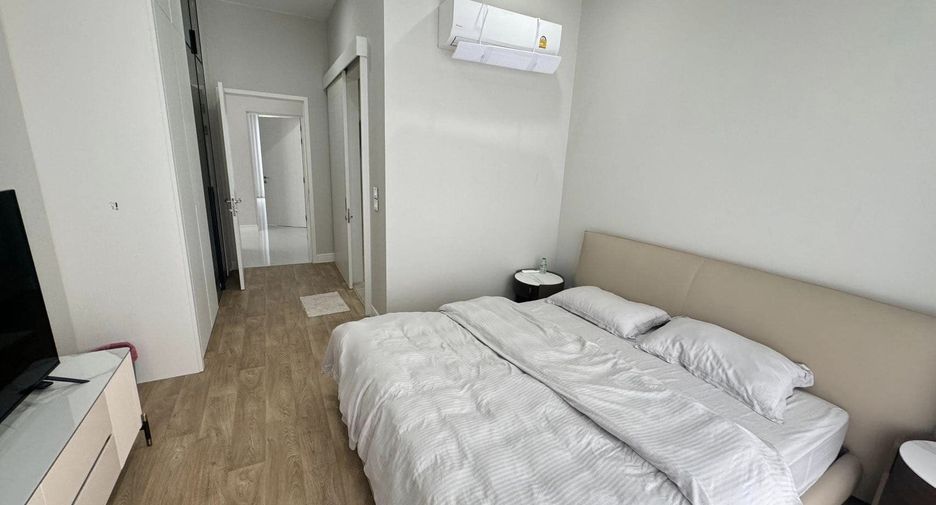 For rent 5 bedrooms house in Bang Kapi, Bangkok