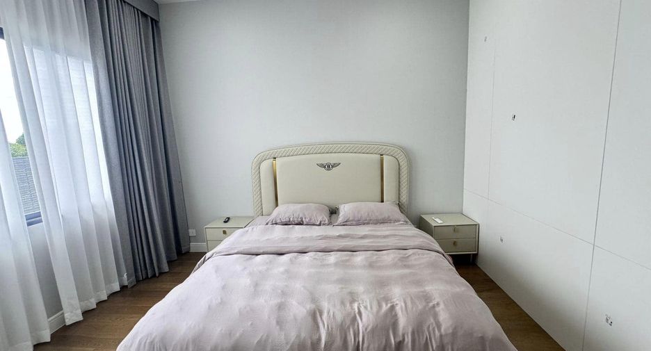 For rent 5 bedrooms house in Bang Kapi, Bangkok