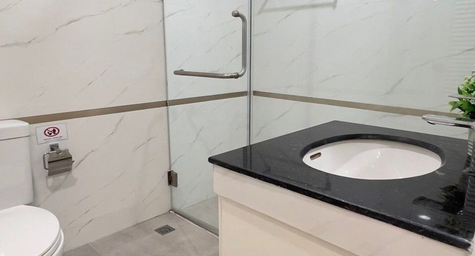For rent 3 ベッドルーム apartment in Khlong Toei, Bangkok