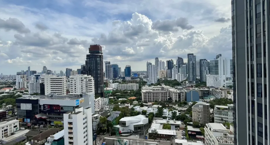 For rent 2 bedrooms condo in Watthana, Bangkok