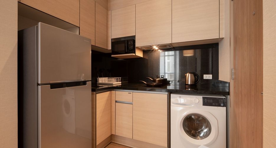 For rent 1 bed condo in Khlong Toei, Bangkok