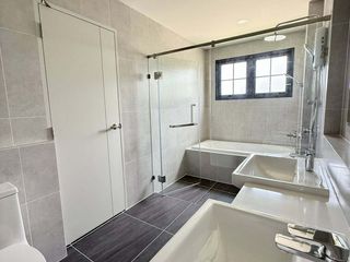 For rent 4 bedrooms house in Bang Phli, Samut Prakan