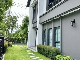For rent 4 bedrooms house in Bang Phli, Samut Prakan