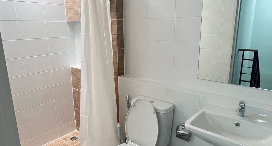 Casa en alquiler de 3 habitaciones en Bang Phli, Samut Prakan
