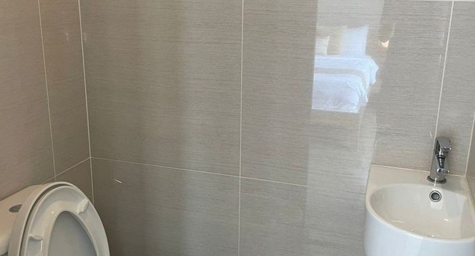 For rent studio condo in Khlong Toei, Bangkok