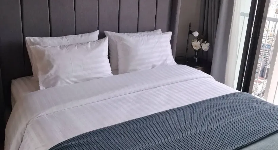 For rent 2 bedrooms condo in Khlong Toei, Bangkok