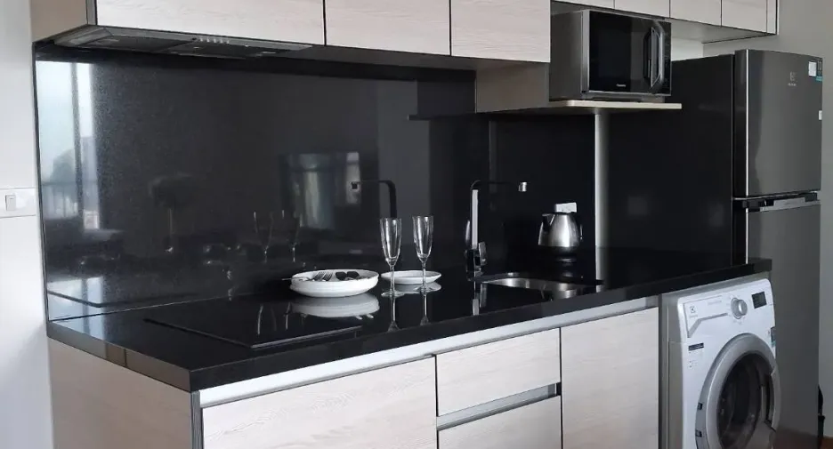 For rent 2 bedrooms condo in Khlong Toei, Bangkok