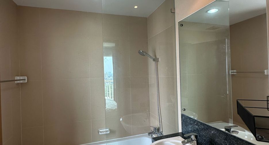 For rent 1 bed condo in Watthana, Bangkok