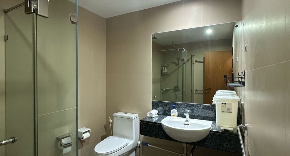 For rent 1 bed condo in Watthana, Bangkok