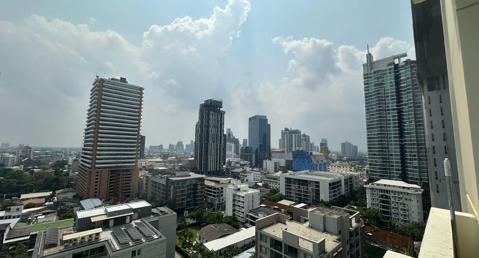 For rent 1 bed condo in Watthana, Bangkok