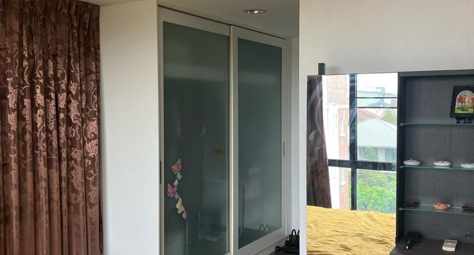 For rent 1 bed condo in Watthana, Bangkok