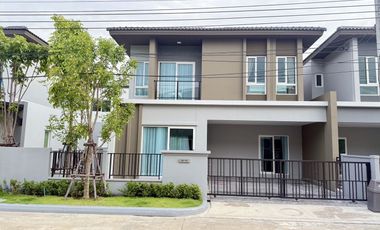 Casa en alquiler de 3 habitaciones en Bang Phli, Samut Prakan