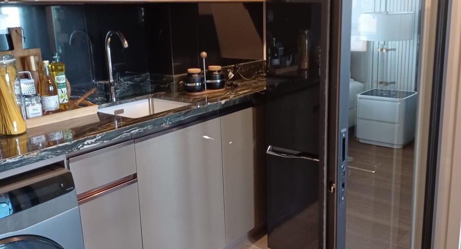 For rent 1 bed condo in Khlong Toei, Bangkok