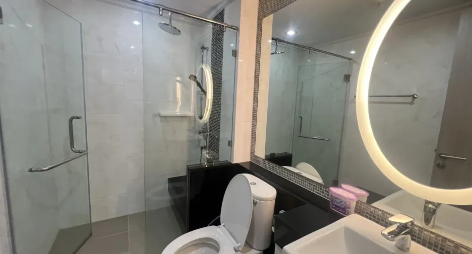 For rent 1 bed condo in Watthana, Bangkok